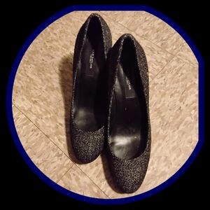 Ann Taylor Black/Gray Fabric/Leather Sole w/4" Stiletto Heels
